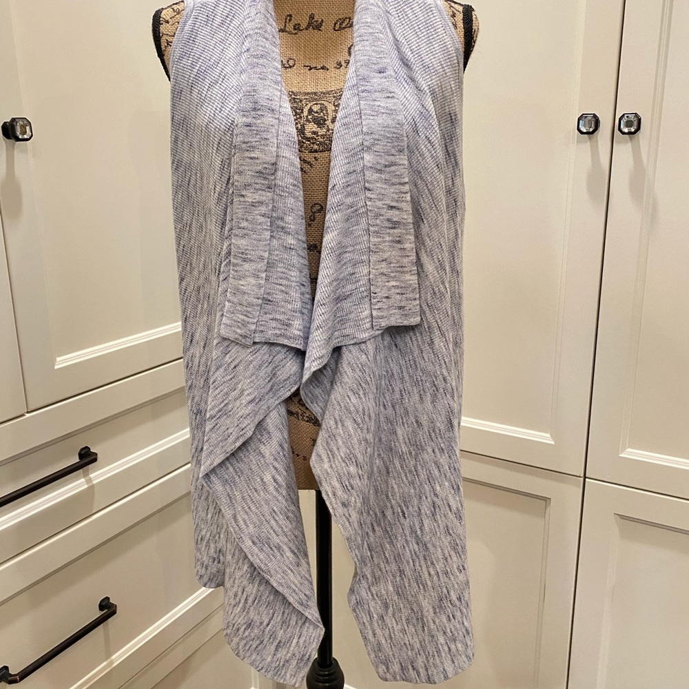 WHBM Buttery Soft Knit Casual Wrap NWT Medium Perfect for Fall!
